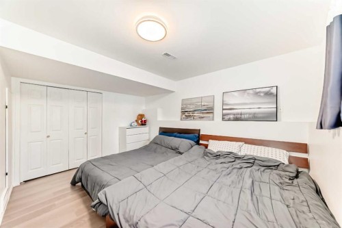 6907 6 Street Sw, Calgary, AB - Indoor Photo Showing Bedroom