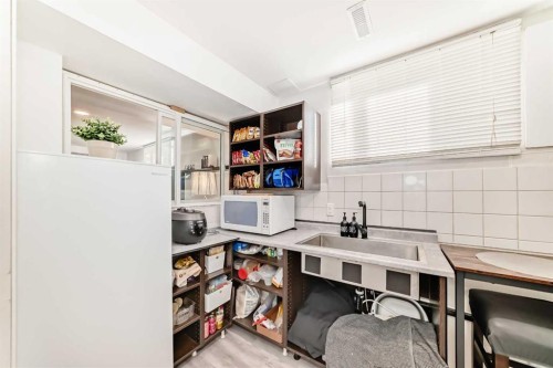 6907 6 Street Sw, Calgary, AB - Indoor