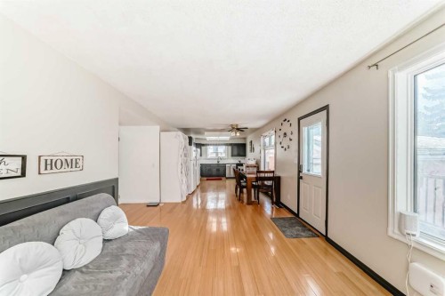 6907 6 Street Sw, Calgary, AB - Indoor