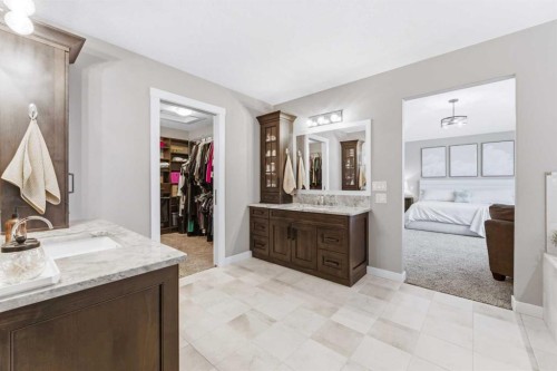 187 Cranarch Circle Se, Calgary, AB - Indoor Photo Showing Bathroom