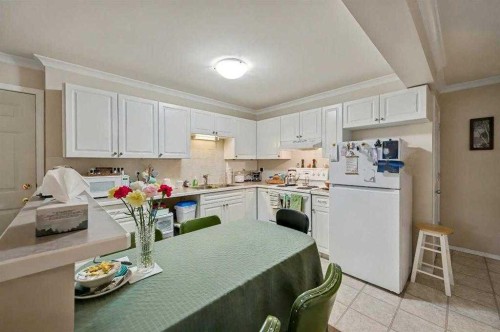 1409 Strathcona Way, Strathmore, AB - Indoor Photo Showing Kitchen
