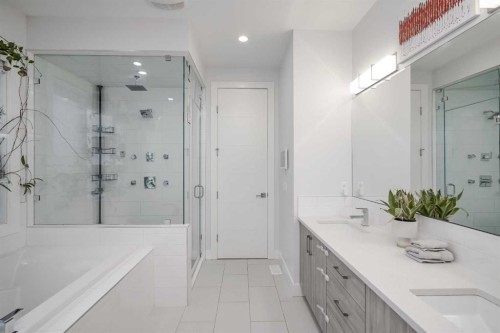 701 13A Street Ne, Calgary, AB - Indoor Photo Showing Bathroom