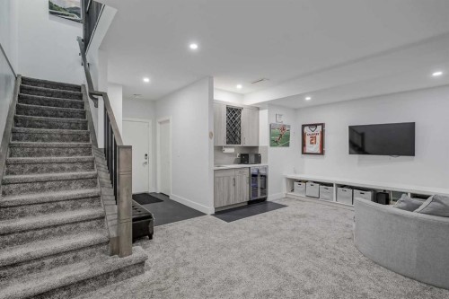 701 13A Street Ne, Calgary, AB - Indoor