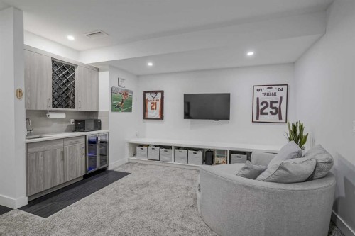 701 13A Street Ne, Calgary, AB - Indoor