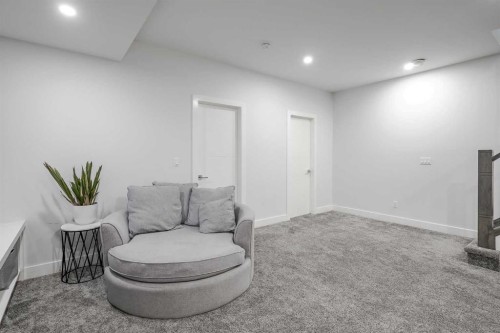 701 13A Street Ne, Calgary, AB - Indoor