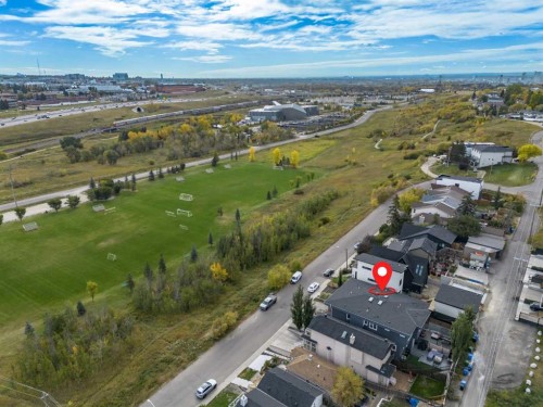 701 13A Street Ne, Calgary, AB - Outdoor With View