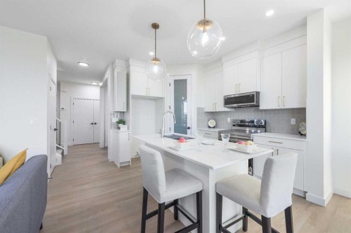 80 Heritage Manor, Cochrane, AB - Indoor