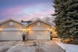176 Christie Park Manor SW Calgary, AB T3H 2T6