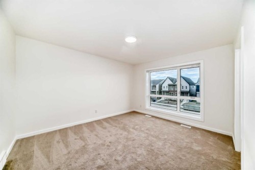 43 Blue Heron Parade Se, Calgary, AB - Indoor Photo Showing Other Room