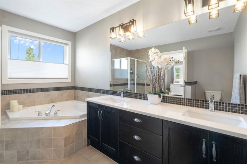 6 Cranwell Square Se, Calgary, AB - Indoor Photo Showing Bathroom