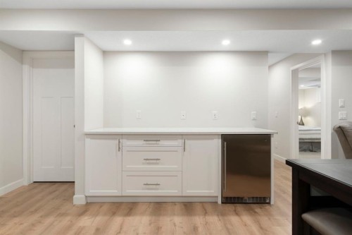 6 Cranwell Square Se, Calgary, AB - Indoor