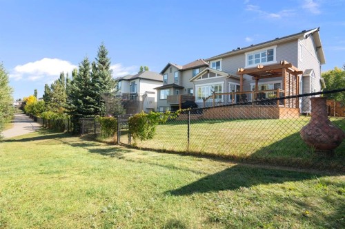 6 Cranwell Square Se, Calgary, AB - Outdoor
