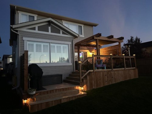 6 Cranwell Square Se, Calgary, AB - Outdoor