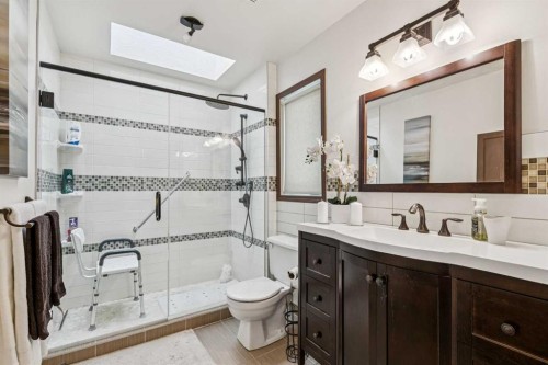 20 Macewan Ridge View Nw, Calgary, AB - Indoor Photo Showing Bathroom