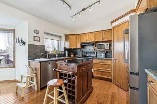 20 Macewan Ridge View Nw, Calgary, AB - Indoor Photo Showing Kitchen With Stainless Steel Kitchen