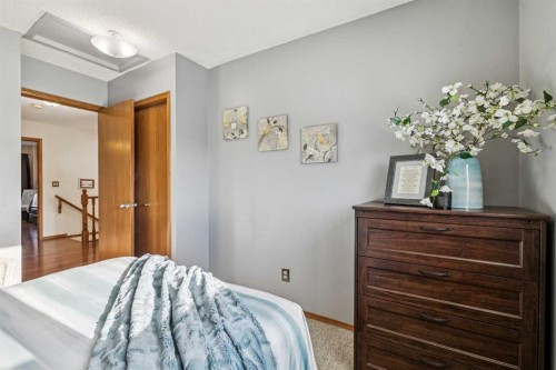 20 Macewan Ridge View Nw, Calgary, AB - Indoor Photo Showing Bedroom