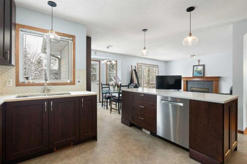 80 Chaparral Road Se, Calgary, AB - Indoor Photo Showing Kitchen With Double Sink