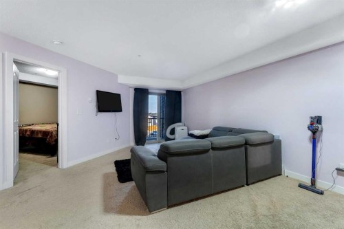 318-7210 80 Avenue Ne, Calgary, AB - Indoor