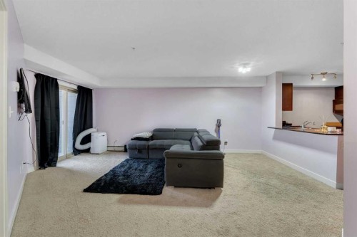 318-7210 80 Avenue Ne, Calgary, AB - Indoor