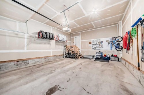 77 Howse Terrace Ne, Calgary, AB - Indoor Photo Showing Garage