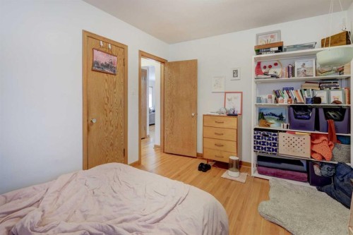 636 17 Avenue Ne, Calgary, AB - Indoor Photo Showing Bedroom
