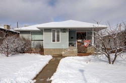 636 17 Avenue NE Calgary, AB T2E 1M3