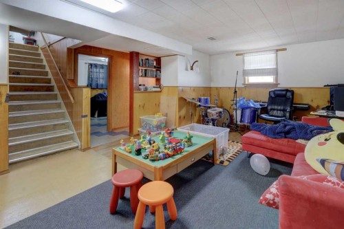 636 17 Avenue Ne, Calgary, AB - Indoor