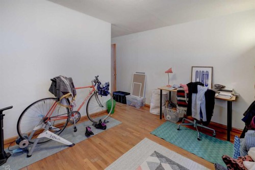 636 17 Avenue Ne, Calgary, AB - Indoor Photo Showing Other Room