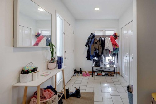 636 17 Avenue Ne, Calgary, AB - Indoor