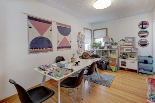 636 17 Avenue Ne, Calgary, AB - Indoor