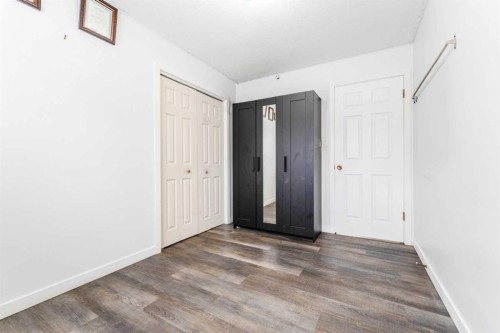 119 Mardale Crescent Ne, Calgary, AB - Indoor Photo Showing Other Room