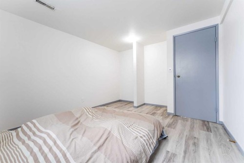 119 Mardale Crescent Ne, Calgary, AB - Indoor Photo Showing Bedroom