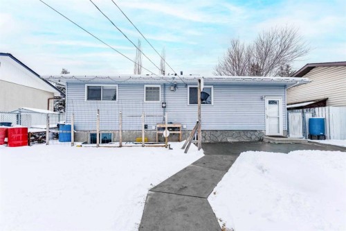 119 Mardale Crescent Ne, Calgary, AB - Outdoor