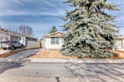 247 Bracewood Road SW Calgary, AB T2W 3C2