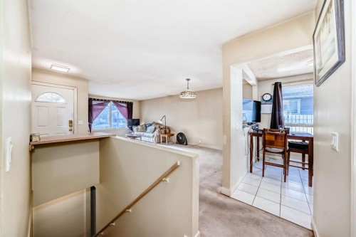 247 Bracewood Road Sw, Calgary, AB - Indoor Photo Showing Other Room