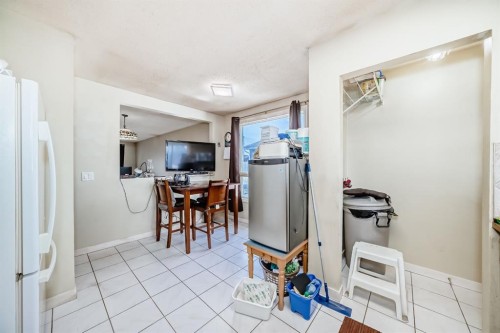 247 Bracewood Road Sw, Calgary, AB - Indoor