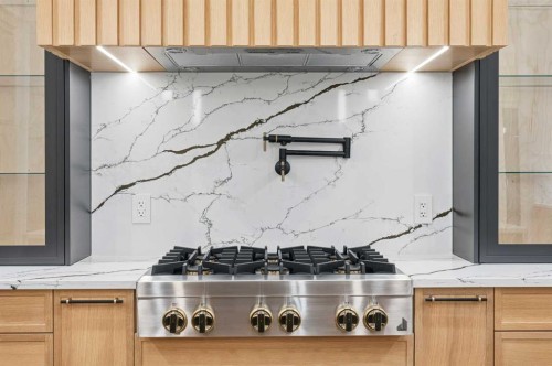 126 Sunstone Way, Balzac, AB -  Photo Showing Kitchen