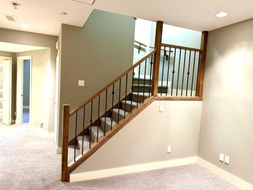 624 27 Avenue Nw, Calgary, AB - Indoor Photo Showing Other Room