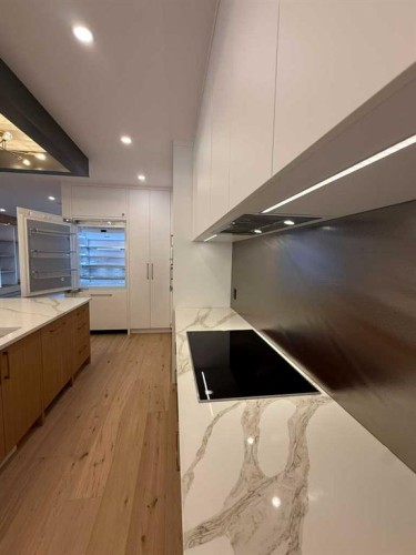 1924 10 Avenue Nw, Calgary, AB - Indoor Photo Showing Kitchen