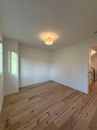 1924 10 Avenue Nw, Calgary, AB - Indoor Photo Showing Other Room