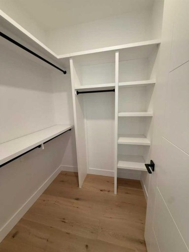 1924 10 Avenue Nw, Calgary, AB - Indoor With Storage