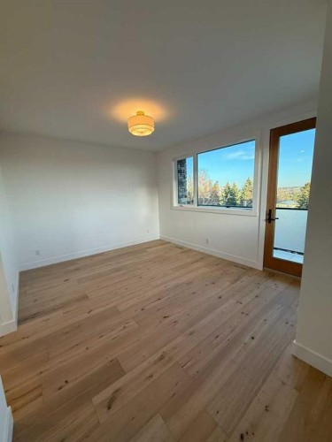 1924 10 Avenue Nw, Calgary, AB - Indoor Photo Showing Other Room