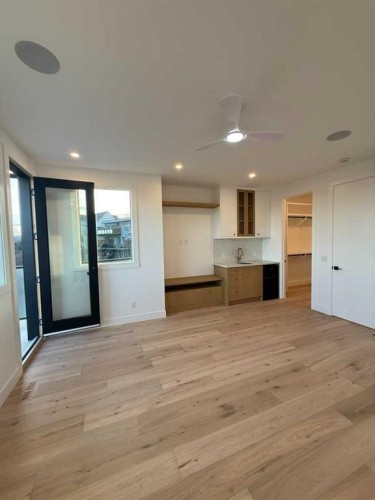 1924 10 Avenue Nw, Calgary, AB - Indoor Photo Showing Other Room