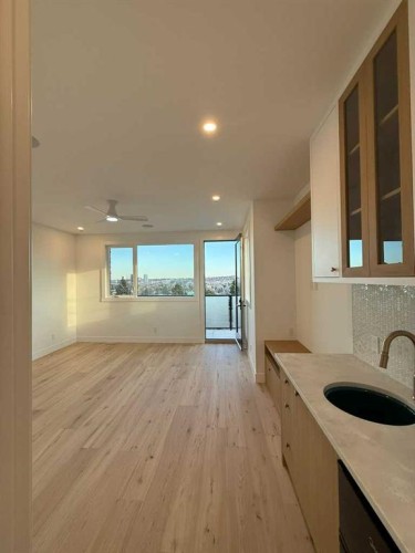 1924 10 Avenue Nw, Calgary, AB - Indoor