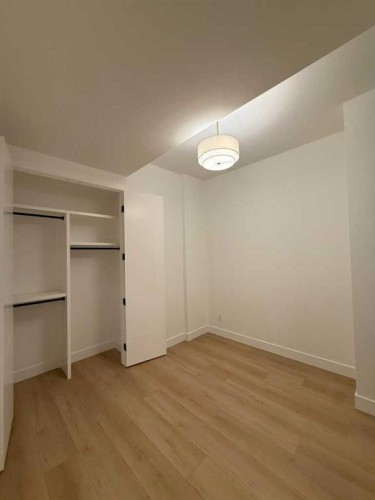 1924 10 Avenue Nw, Calgary, AB - Indoor Photo Showing Other Room