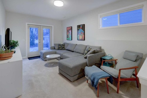 57 Discovery Ridge Hill Sw, Calgary, AB - Indoor Photo Showing Other Room