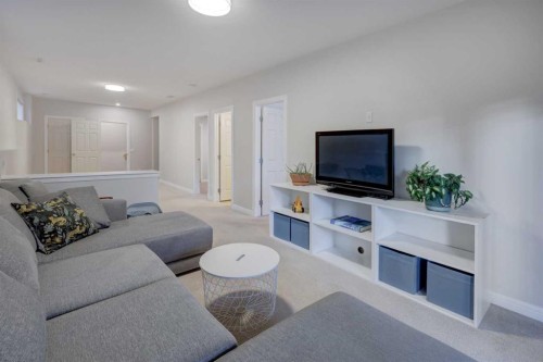 57 Discovery Ridge Hill Sw, Calgary, AB - Indoor Photo Showing Living Room
