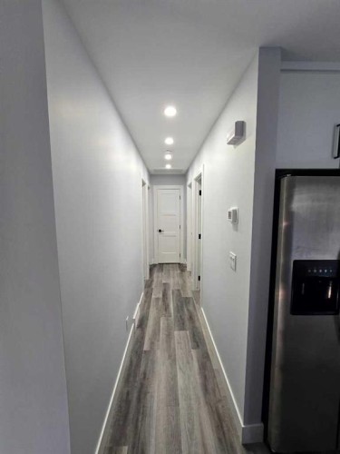 327 Rundleview Drive Ne, Calgary, AB - Indoor Photo Showing Other Room