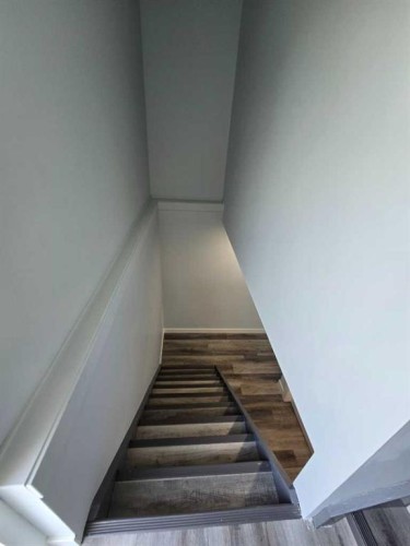 327 Rundleview Drive Ne, Calgary, AB - Indoor Photo Showing Other Room