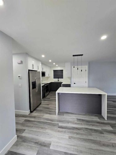 327 Rundleview Drive Ne, Calgary, AB - Indoor